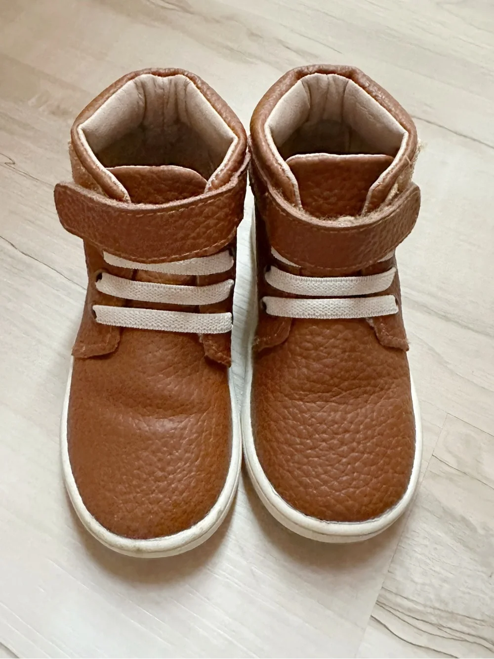 Monkey Feet Brown High-Top Kids Sneakers with White Sole